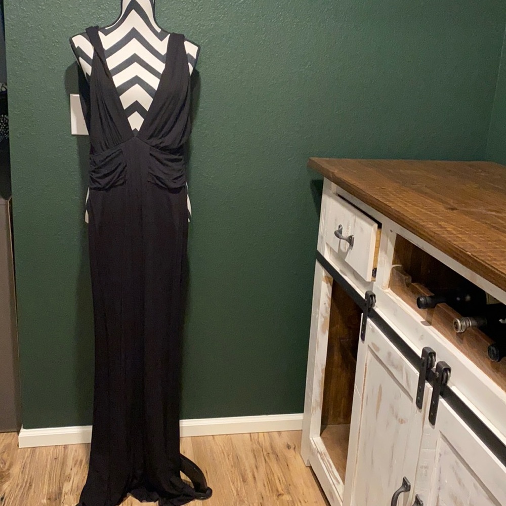 Deep V Maxi